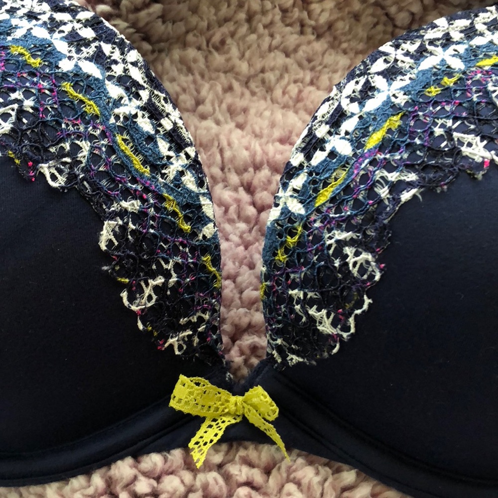 Victoria secret 32DD